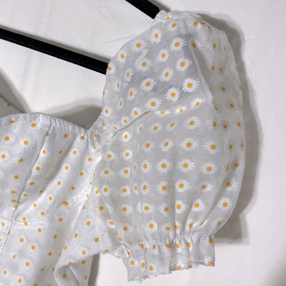 5/$25 SHEIN White Daisy Print Puff Sleeve Smocked Cropped Blouse L - Picture 6 of 16